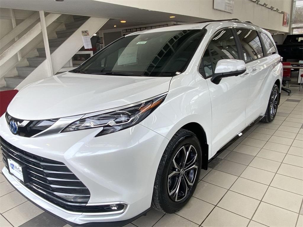 new 2025 Toyota Sienna car, priced at $60,580