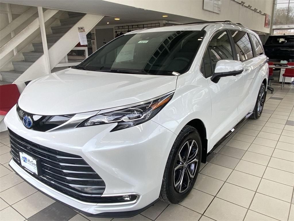 new 2025 Toyota Sienna car, priced at $60,580