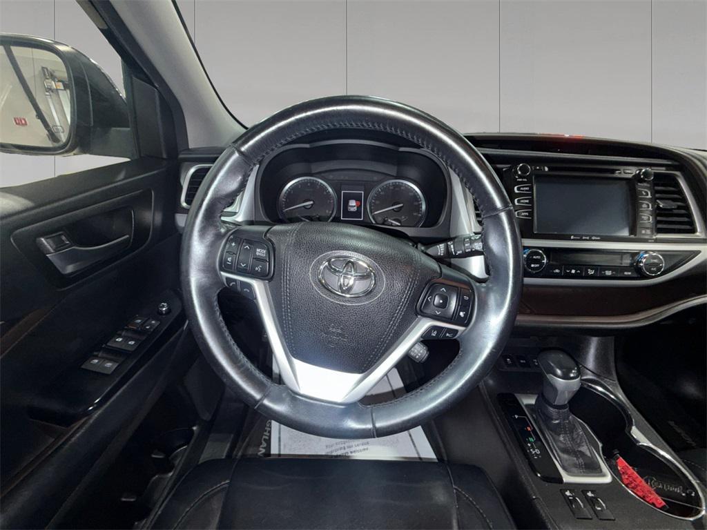 used 2018 Toyota Highlander car, priced at $22,998