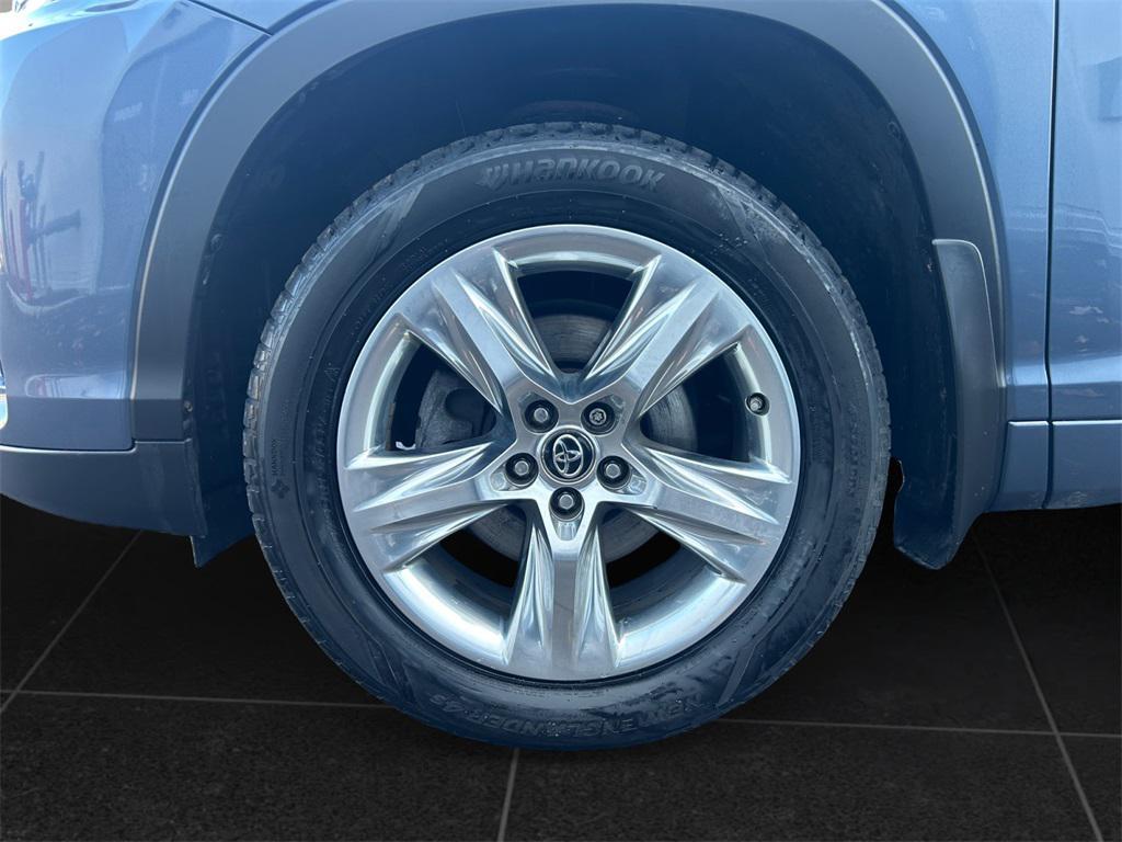 used 2018 Toyota Highlander car, priced at $23,998