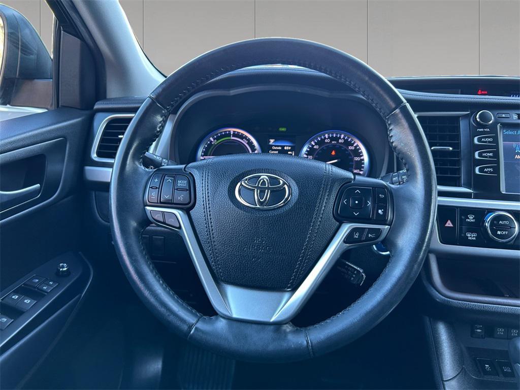 used 2019 Toyota Highlander Hybrid car, priced at $29,998