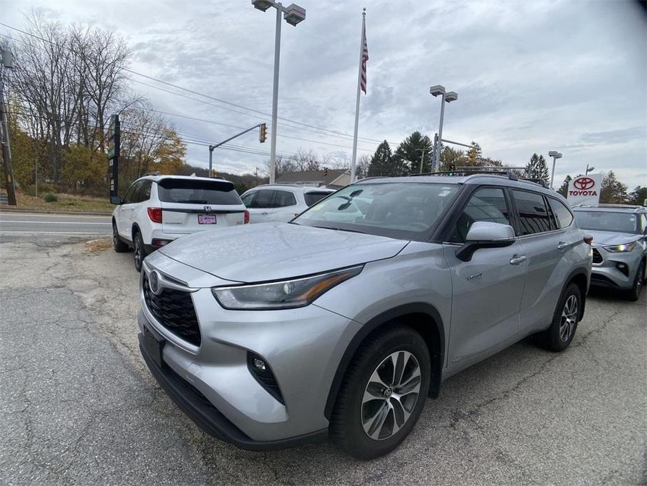 used 2021 Toyota Highlander Hybrid car, priced at $35,515