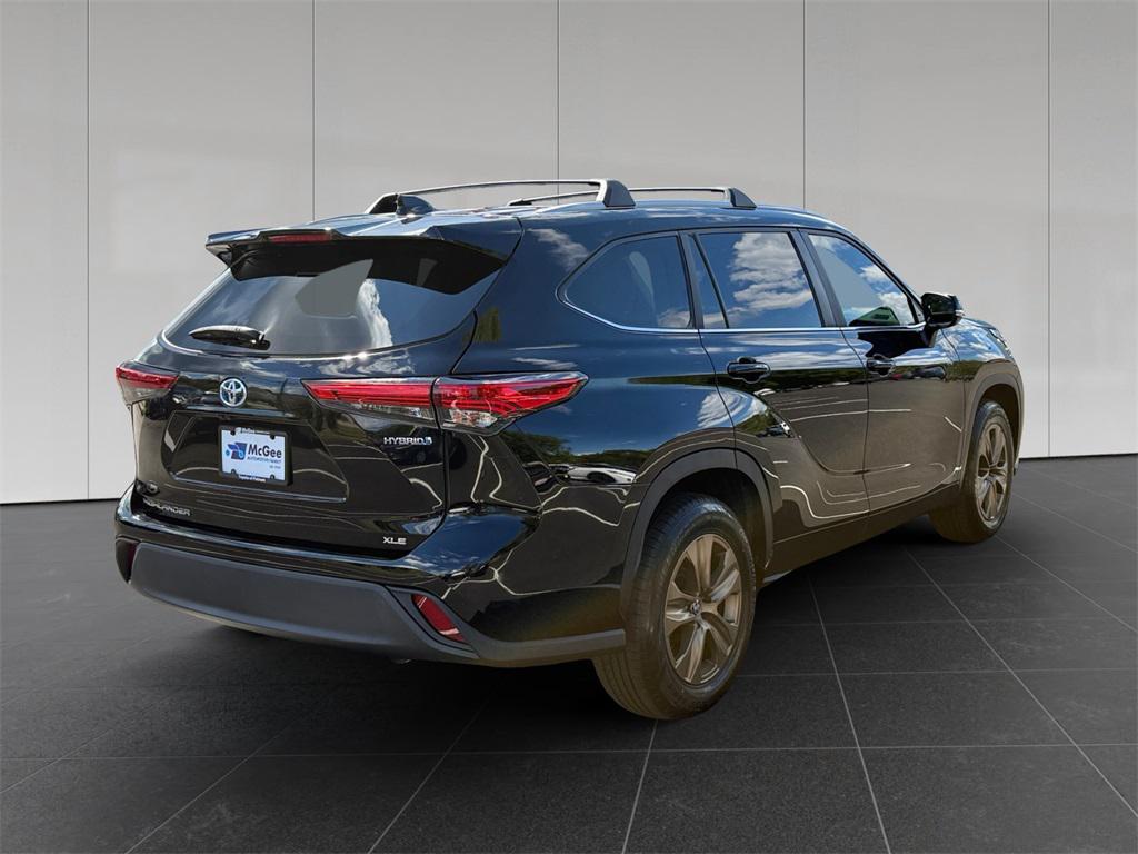 used 2023 Toyota Highlander Hybrid car, priced at $39,424