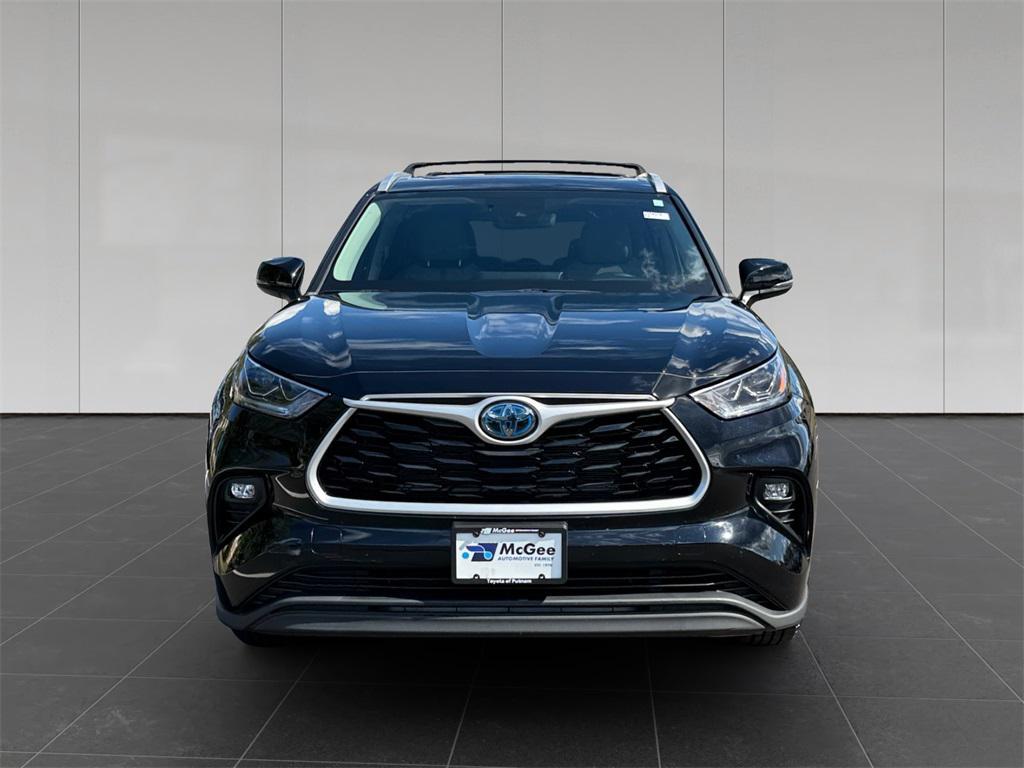 used 2023 Toyota Highlander Hybrid car, priced at $39,424
