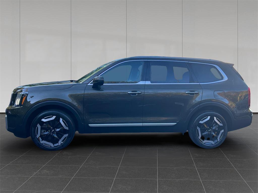 used 2023 Kia Telluride car, priced at $32,291