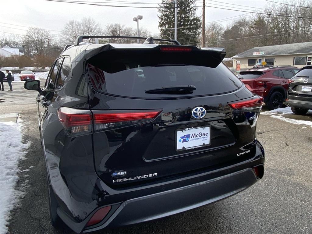 used 2022 Toyota Highlander Hybrid car, priced at $43,581