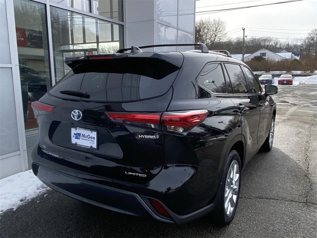 used 2022 Toyota Highlander Hybrid car, priced at $43,581