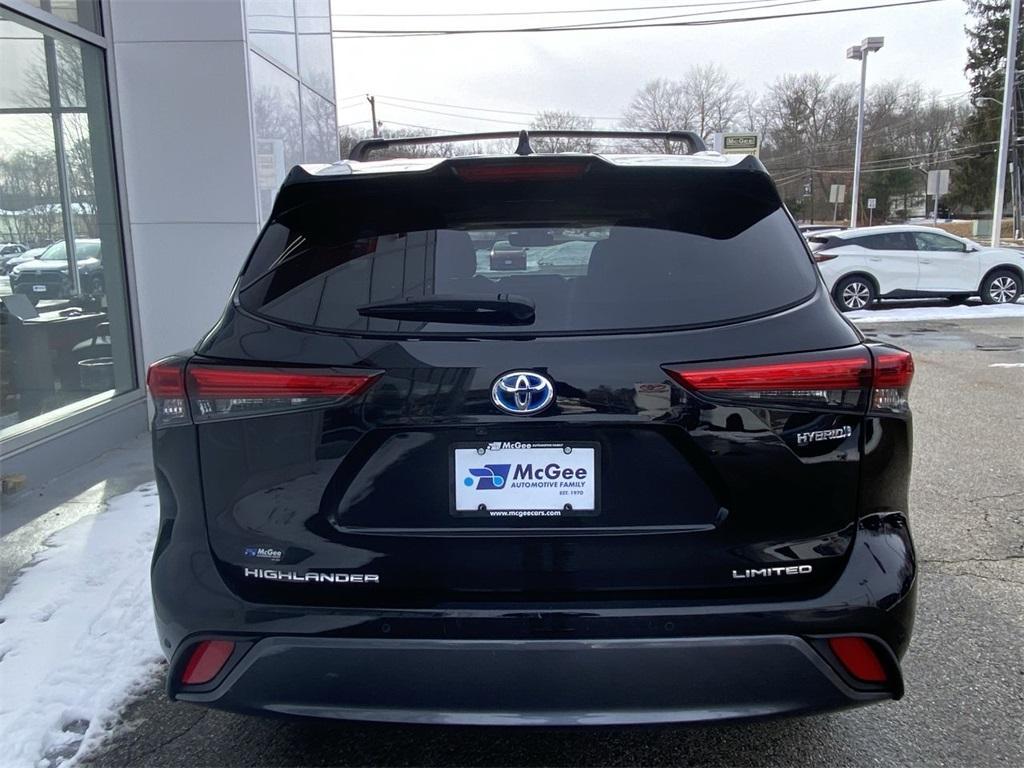 used 2022 Toyota Highlander Hybrid car, priced at $43,581