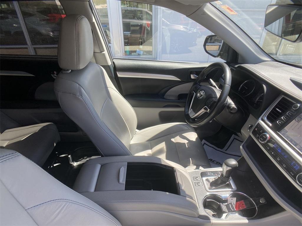 used 2019 Toyota Highlander car, priced at $24,997