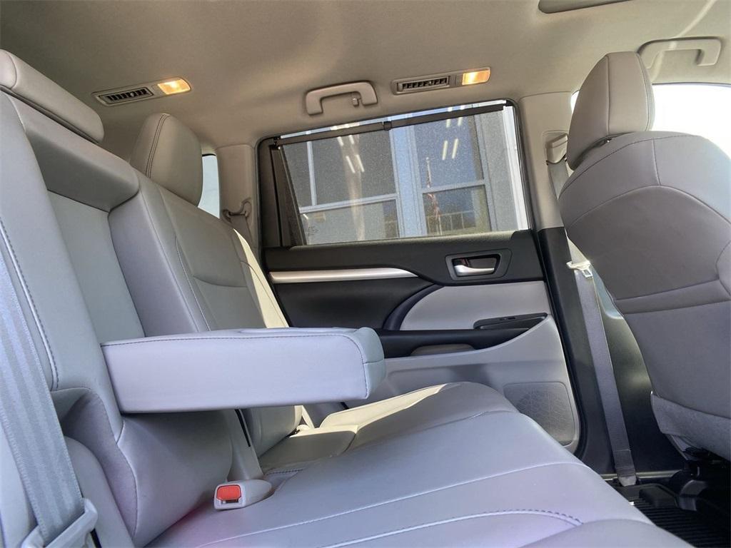 used 2019 Toyota Highlander car, priced at $24,997