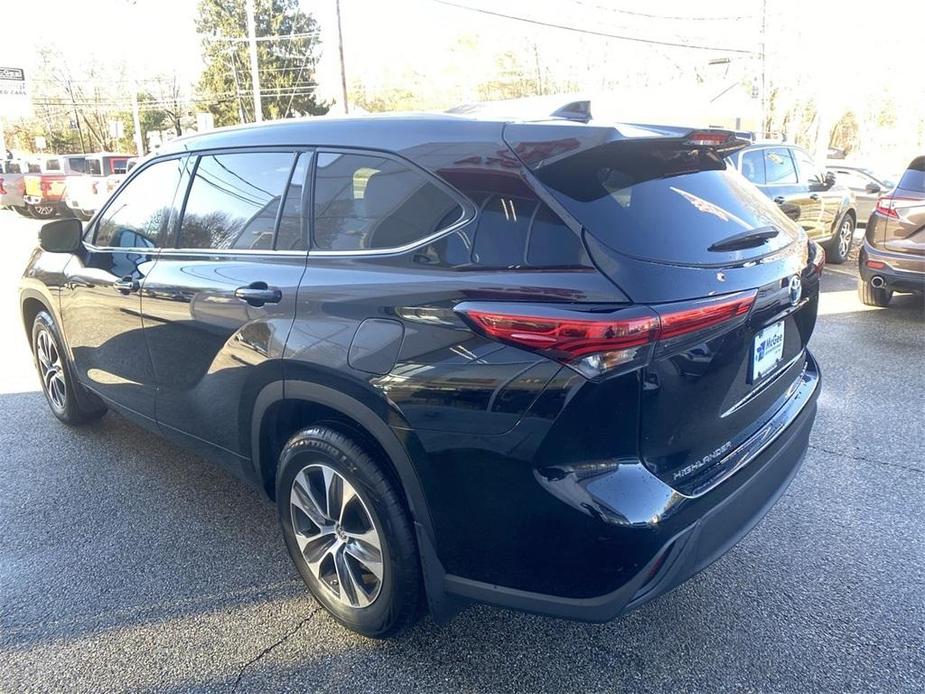 used 2022 Toyota Highlander car, priced at $34,671