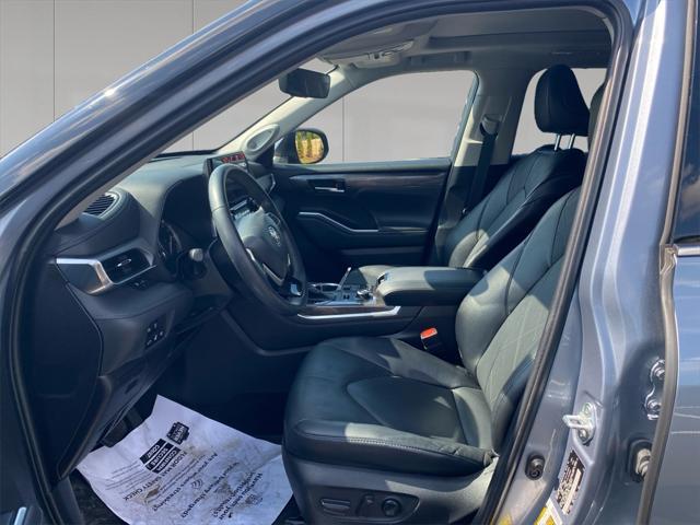 used 2022 Toyota Highlander car, priced at $41,995