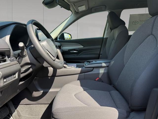 new 2025 Toyota Highlander car, priced at $43,003