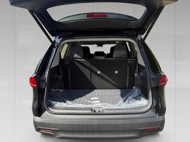 new 2025 Toyota Highlander car, priced at $43,003