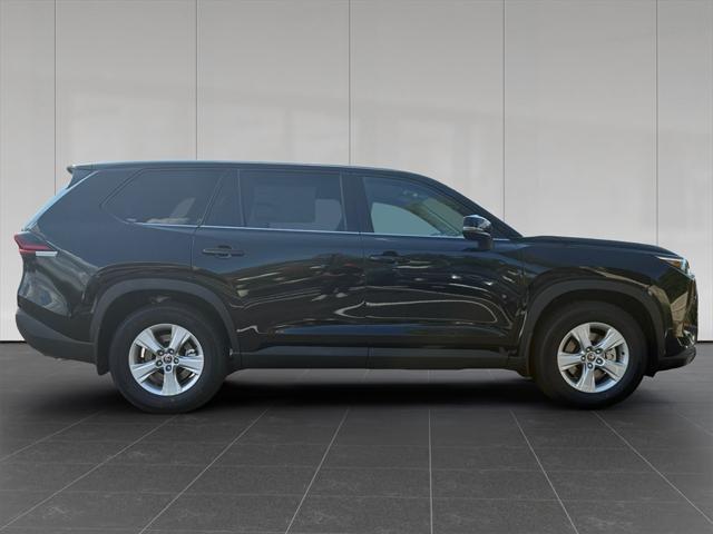 new 2025 Toyota Highlander car, priced at $43,003