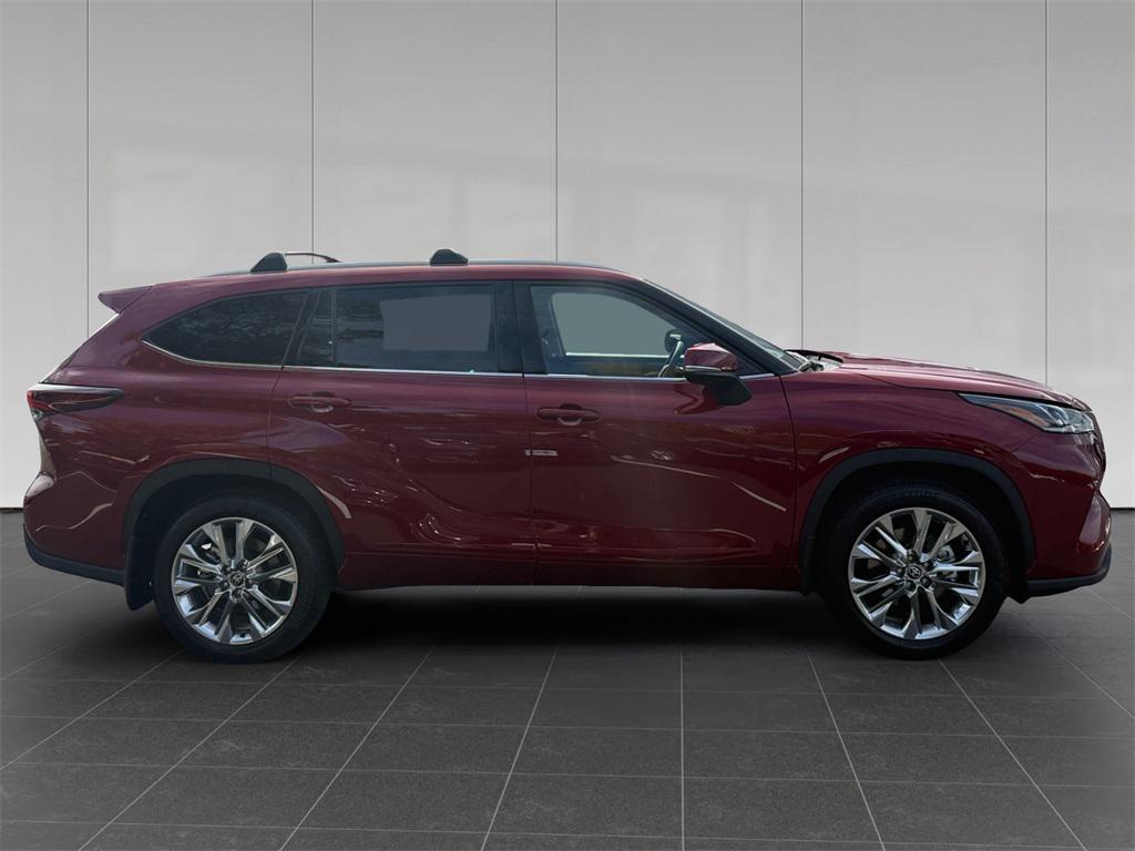 new 2025 Toyota Highlander car, priced at $54,242