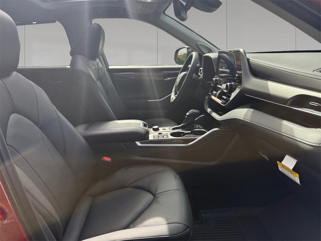new 2025 Toyota Highlander car, priced at $54,242