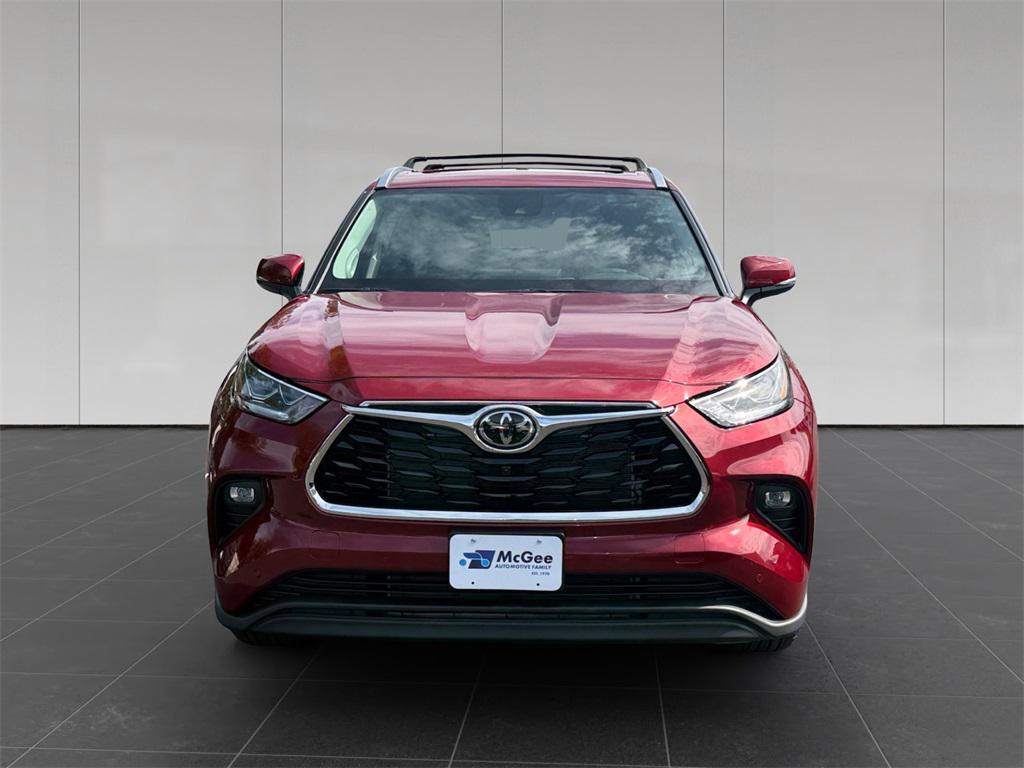 new 2025 Toyota Highlander car, priced at $54,242