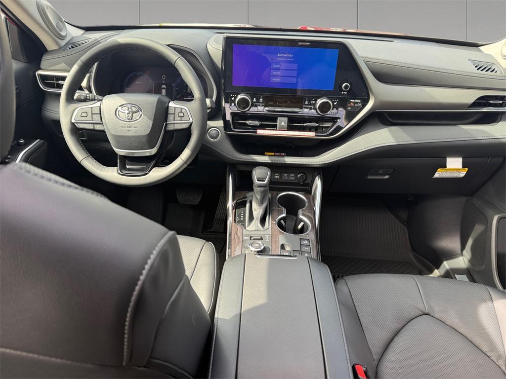 new 2025 Toyota Highlander car, priced at $54,242