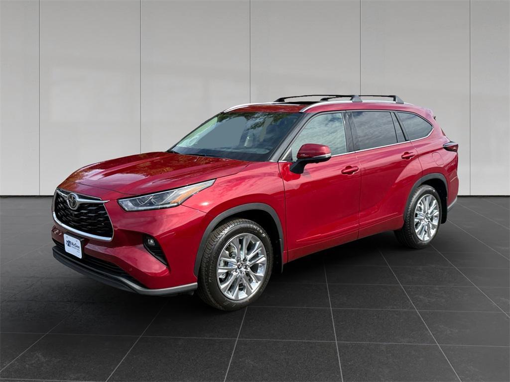 new 2025 Toyota Highlander car, priced at $54,242