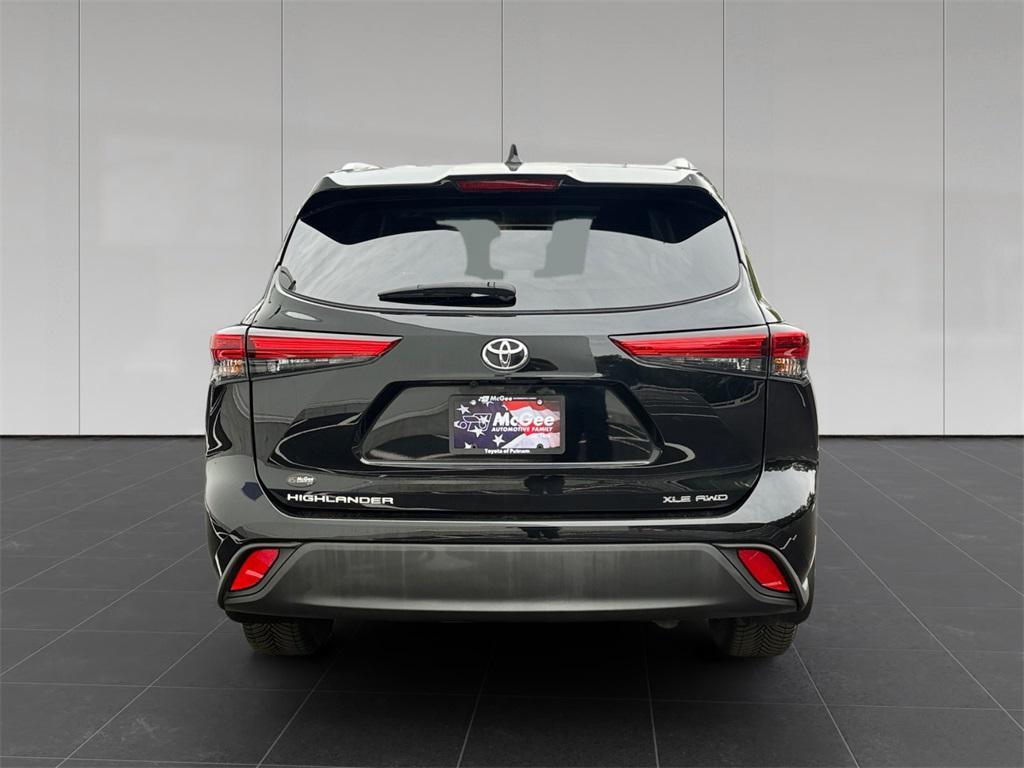 used 2022 Toyota Highlander car, priced at $34,364