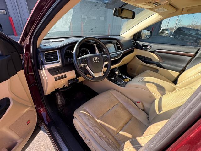 used 2016 Toyota Highlander car, priced at $25,748