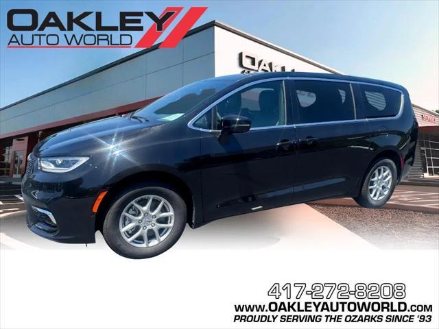 used 2025 Chrysler Pacifica car, priced at $39,790