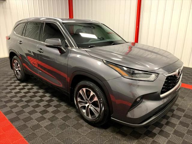 used 2021 Toyota Highlander car, priced at $31,886