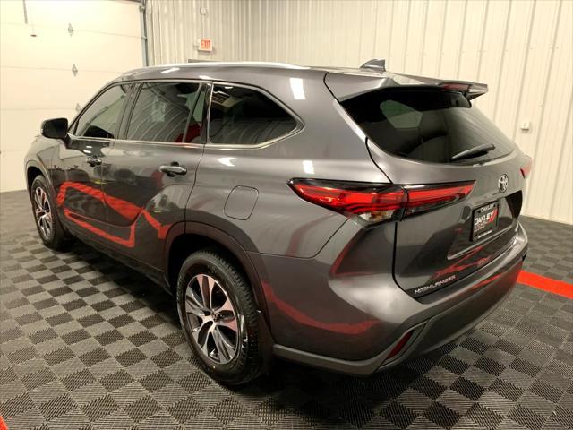 used 2021 Toyota Highlander car, priced at $31,886