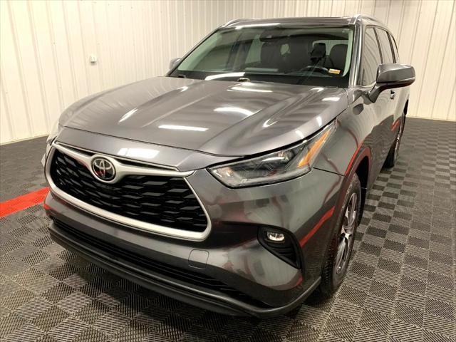 used 2021 Toyota Highlander car, priced at $31,886
