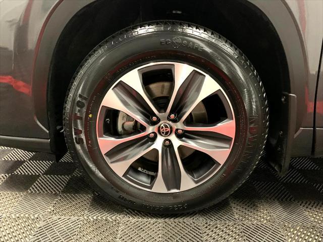 used 2021 Toyota Highlander car, priced at $31,886