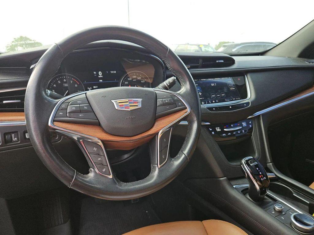 used 2021 Cadillac XT5 car, priced at $22,973
