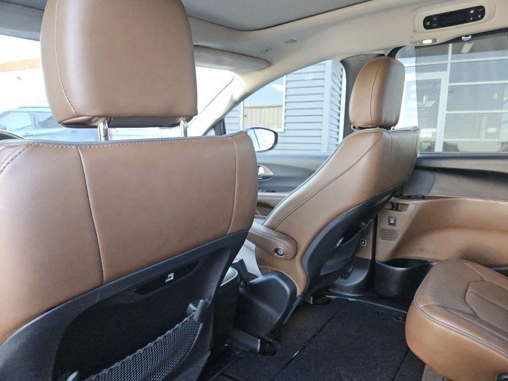 used 2019 Chrysler Pacifica car, priced at $20,933