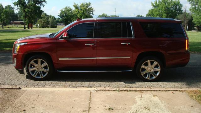 used 2020 Cadillac Escalade ESV car, priced at $48,995