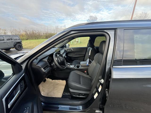 new 2024 Mitsubishi Outlander car, priced at $37,000