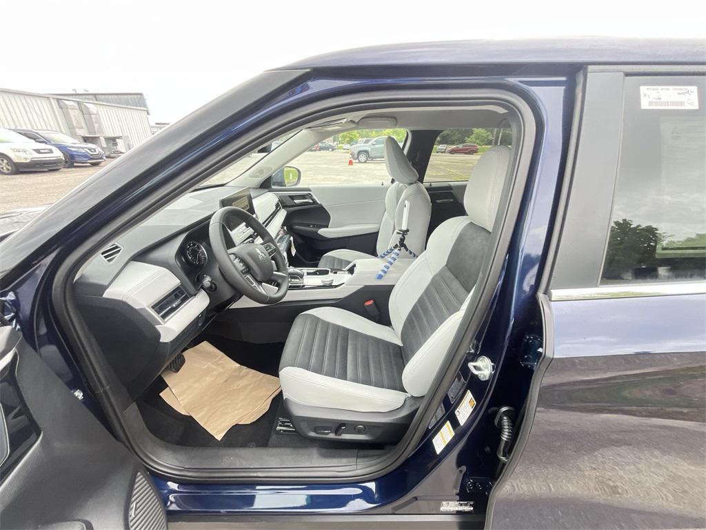 new 2025 Mitsubishi Outlander car, priced at $32,967