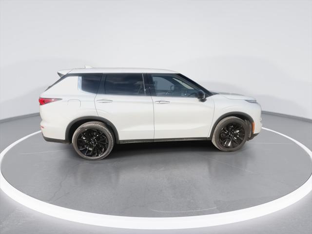 new 2024 Mitsubishi Outlander car, priced at $32,267