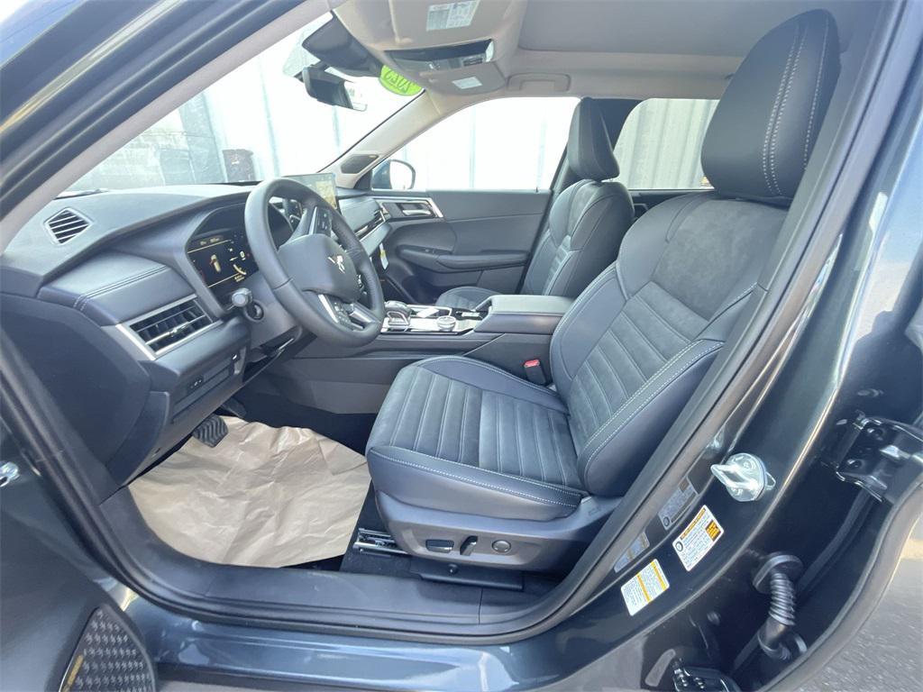 new 2025 Mitsubishi Outlander car, priced at $34,500