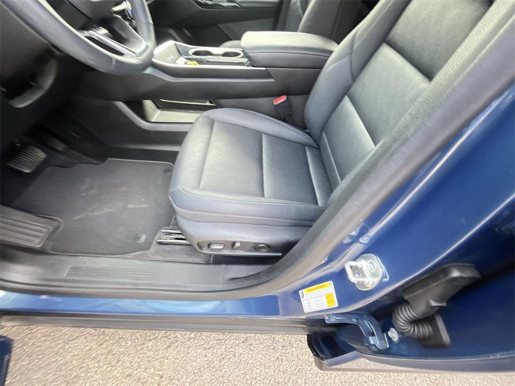 used 2025 Chevrolet Equinox car, priced at $29,993