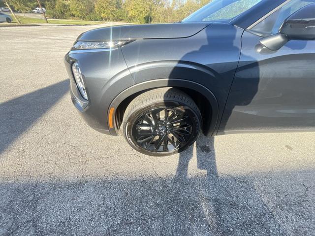 new 2024 Mitsubishi Outlander car, priced at $30,967