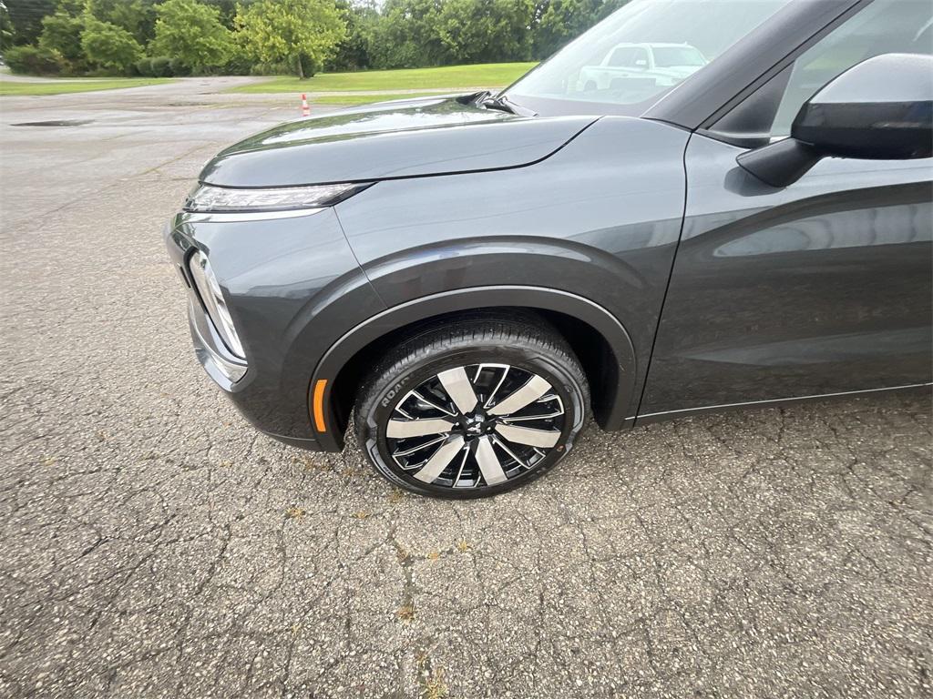 new 2025 Mitsubishi Outlander car, priced at $34,000
