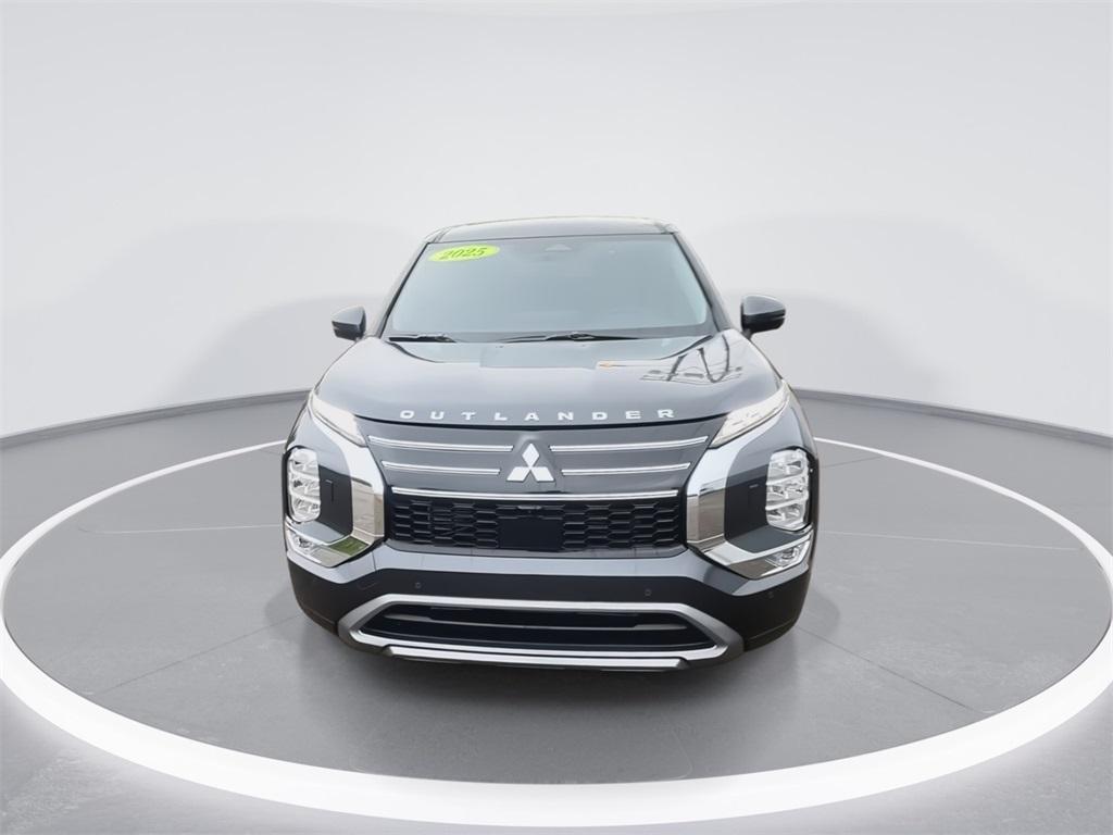new 2025 Mitsubishi Outlander car, priced at $34,000