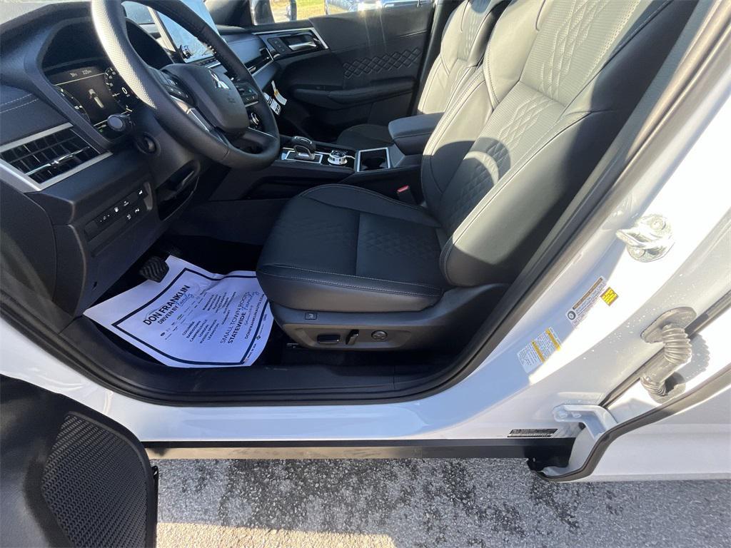 new 2025 Mitsubishi Outlander PHEV car, priced at $42,967