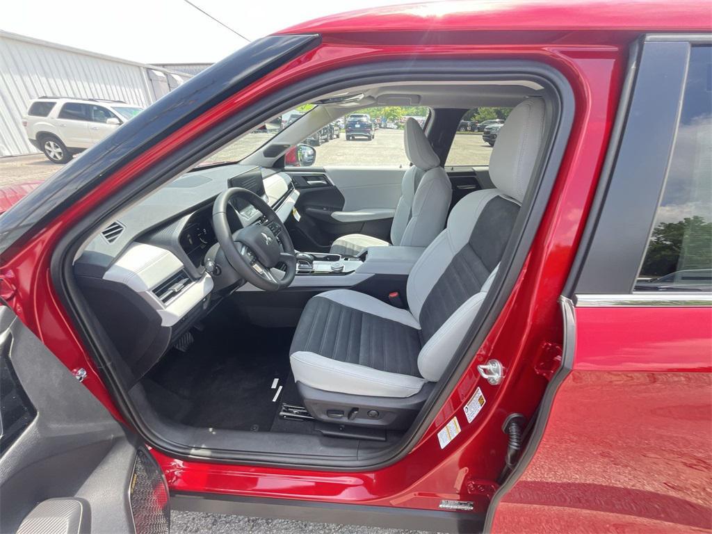 new 2025 Mitsubishi Outlander car, priced at $34,967
