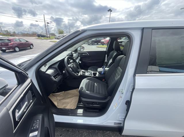 new 2024 Mitsubishi Outlander car, priced at $32,000