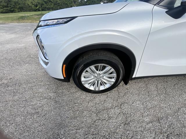 new 2024 Mitsubishi Outlander car, priced at $30,717