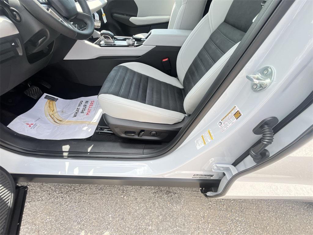 new 2025 Mitsubishi Outlander car, priced at $32,867
