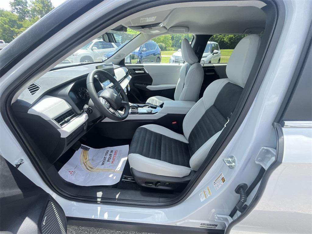new 2025 Mitsubishi Outlander car, priced at $32,867