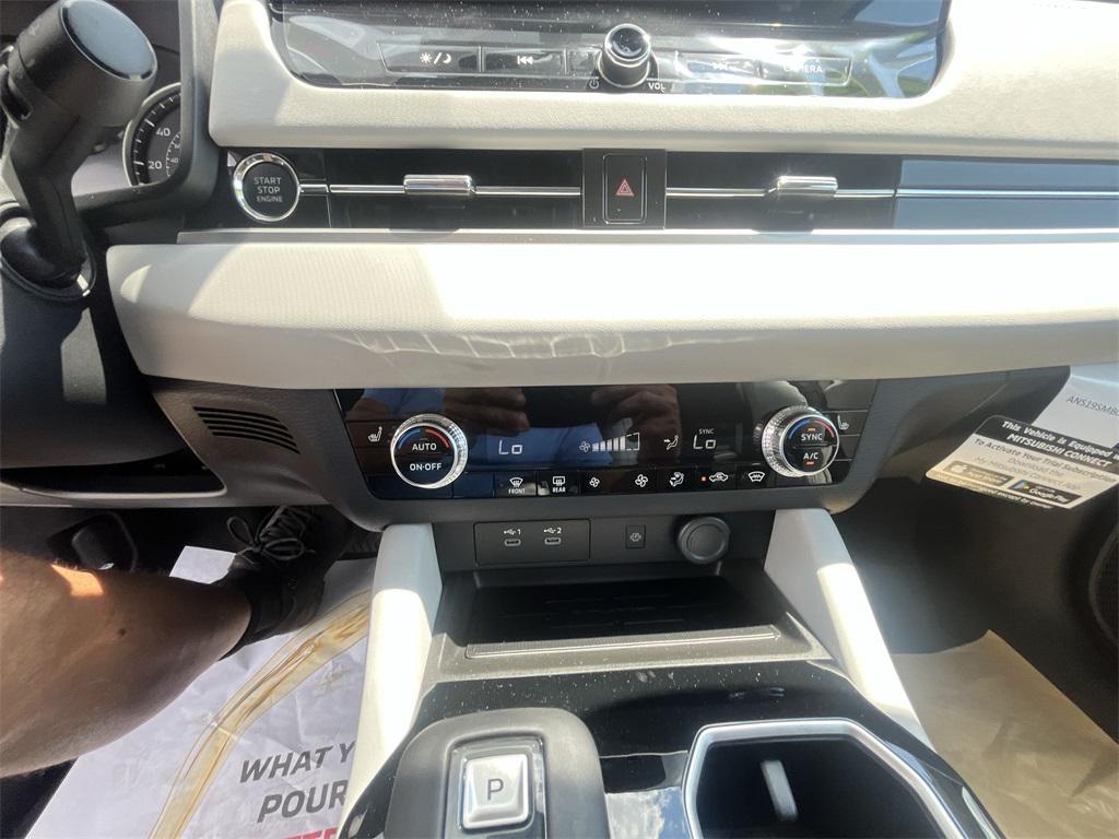 new 2025 Mitsubishi Outlander car, priced at $32,867