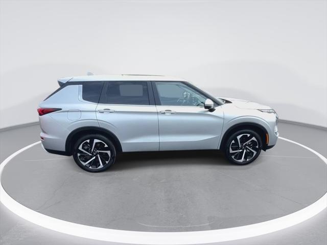 new 2024 Mitsubishi Outlander car, priced at $33,000